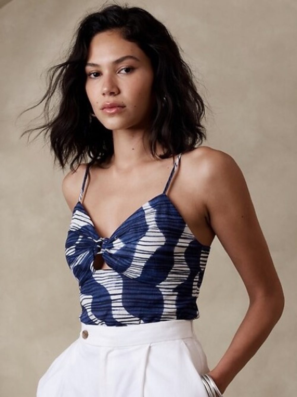 Banana Republic Cutout Blue V-Neck Cami Size 6